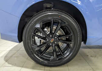 Новый Hongqi HS3 2024 (7 фото)