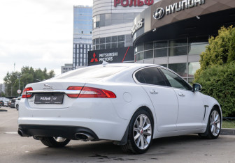 Подержанный автомобиль Jaguar XF Sedan 2014 года (4 фото)