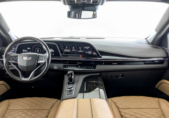 Подержанный автомобиль Cadillac Escalade Suv 2021 года (15 фото)