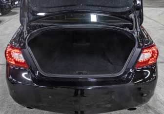 Подержанный автомобиль Infiniti Q70 2014 года (10 фото)