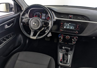 Подержанный автомобиль Kia Rio Hatchback 2021 года (24 фото)