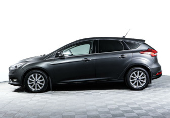 Подержанный автомобиль Ford Focus Hatchback 2018 года (3 фото)