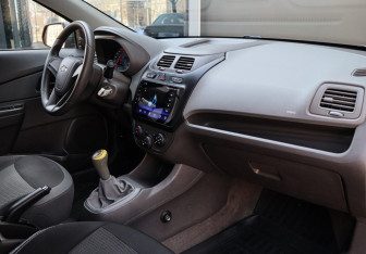 Подержанный автомобиль Chevrolet Cobalt Sedan 2013 года (7 фото)