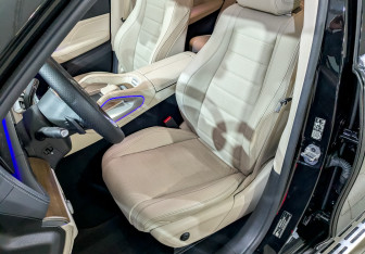 Подержанный автомобиль Mercedes-Benz GLE 2023 года (20 фото)