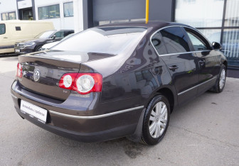 Подержанный автомобиль Volkswagen Passat Sedan 2008 года (5 фото)