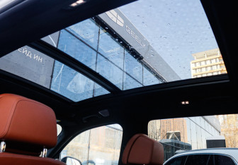 Подержанный автомобиль BMW X7 2020 года (21 фото)