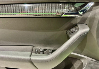 Подержанный автомобиль Skoda Octavia RS Wagon 2019 года (12 фото)