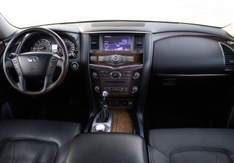 Подержанный автомобиль Infiniti QX80 2014 года (11 фото)