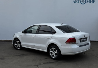 Подержанный автомобиль Volkswagen Polo Sedan 2012 года (6 фото)