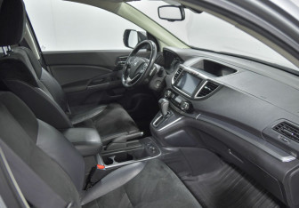 Подержанный автомобиль Honda CR-V 2017 года (5 фото)