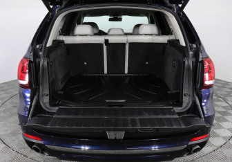 Подержанный автомобиль BMW X5 2014 года (9 фото)