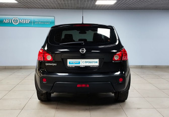 Подержанный автомобиль Nissan Qashqai 2009 года (6 фото)