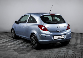 Подержанный автомобиль Opel Corsa 2008 года (7 фото)