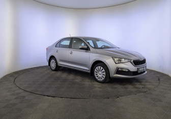 Подержанный автомобиль Skoda Rapid Liftback 2021 года (3 фото)