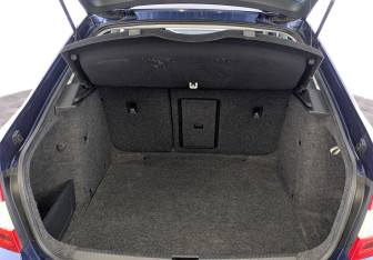 Подержанный автомобиль Skoda Octavia Liftback 2015 года (10 фото)