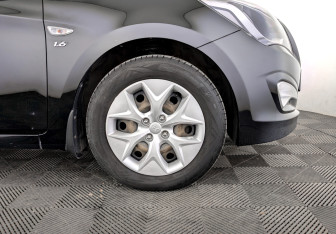 Подержанный автомобиль Hyundai Solaris Sedan 2016 года (18 фото)