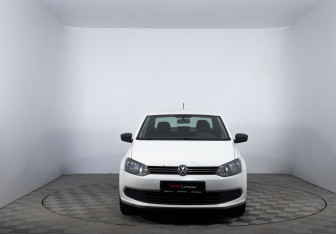 Подержанный автомобиль Volkswagen Polo Sedan 2015 года (2 фото)