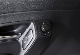 Подержанный автомобиль Volkswagen Polo Sedan 2016 года (12 фото)