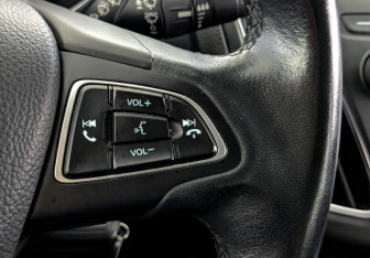 Подержанный автомобиль Ford Focus Hatchback 2018 года (28 фото)