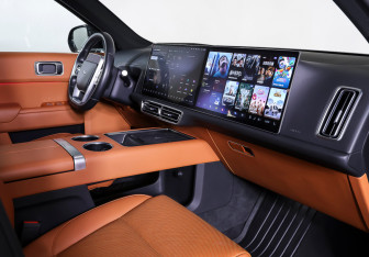 Подержанный автомобиль LiXiang L9 2023 года (10 фото)