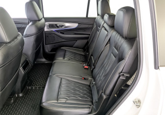 Подержанный автомобиль GAC GS8 2024 года (12 фото)