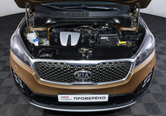 Подержанный автомобиль Kia Sorento 2017 года (9 фото)