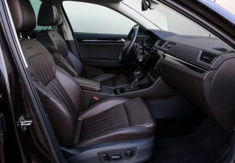 Подержанный автомобиль Skoda Superb Wagon 2016 года (10 фото)