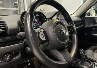 Подержанный автомобиль MINI Clubman Wagon 2021 года (13 фото)