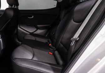 Подержанный автомобиль Hyundai Elantra Sedan 2014 года (9 фото)