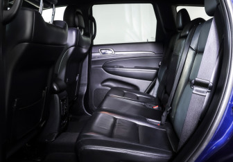 Подержанный автомобиль Jeep Grand Cherokee 2018 года (11 фото)