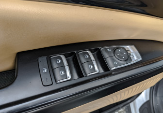 Подержанный автомобиль Kia Carnival 2021 года (21 фото)