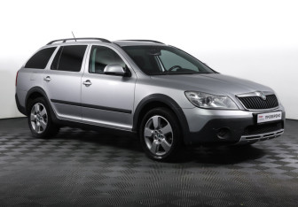 Подержанный автомобиль Skoda Octavia Wagon 2012 года (3 фото)