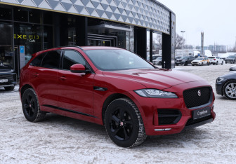 Подержанный автомобиль Jaguar F-Pace 2017 года (3 фото)