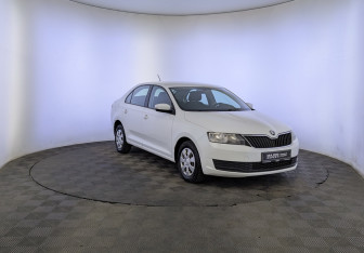Подержанный автомобиль Skoda Rapid Liftback 2019 года (3 фото)