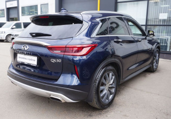 Подержанный автомобиль Infiniti QX50 2019 года (5 фото)