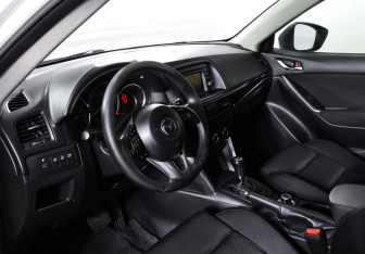Подержанный автомобиль Mazda CX-5 2012 года (15 фото)
