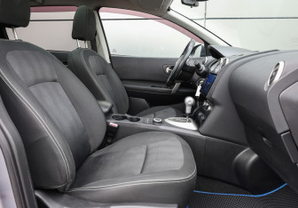 Подержанный автомобиль Nissan Qashqai+2 2011 года (11 фото)