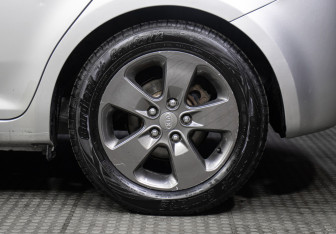 Подержанный автомобиль Kia Ceed Hatchback 2010 года (19 фото)