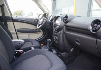 Подержанный автомобиль MINI Countryman 2013 года (11 фото)