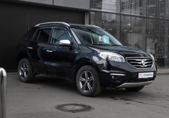 Подержанный автомобиль Renault Koleos 2012 года (3 фото)