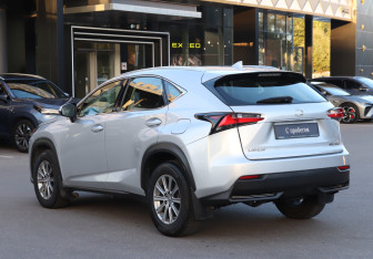 Подержанный автомобиль Lexus NX 2015 года (7 фото)