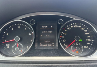Подержанный автомобиль Volkswagen Passat Wagon 2011 года (12 фото)