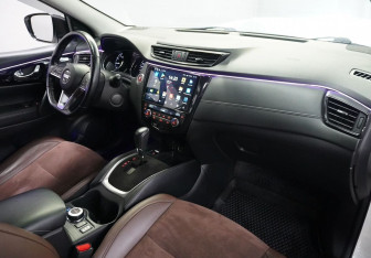 Подержанный автомобиль Nissan Qashqai 2020 года (10 фото)