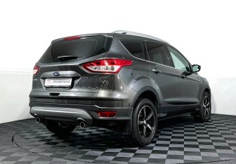 Подержанный автомобиль Ford Kuga 2016 года (5 фото)