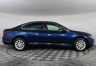 Подержанный автомобиль Volkswagen Passat Sedan 2020 года (4 фото)