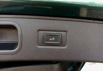 Подержанный автомобиль Voyah Free 2024 года (11 фото)