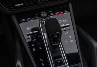Подержанный автомобиль Porsche Cayenne 2019 года (17 фото)