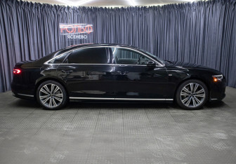 Подержанный автомобиль Audi A8 2023 года (4 фото)