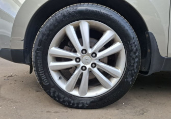 Подержанный автомобиль Hyundai ix35 2010 года (9 фото)