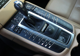 Подержанный автомобиль Porsche Macan 2016 года (18 фото)